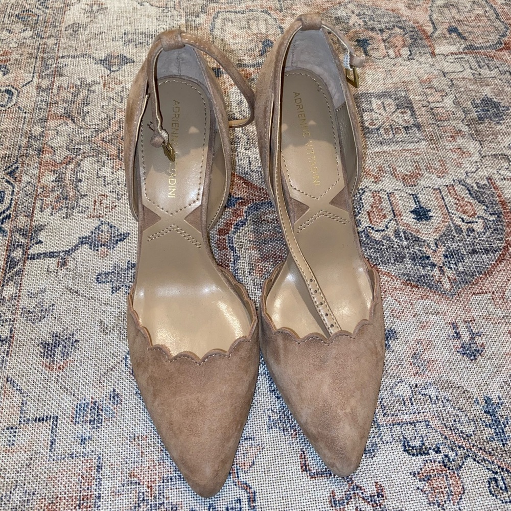 Suede pumps size 6.5 worn 2 times